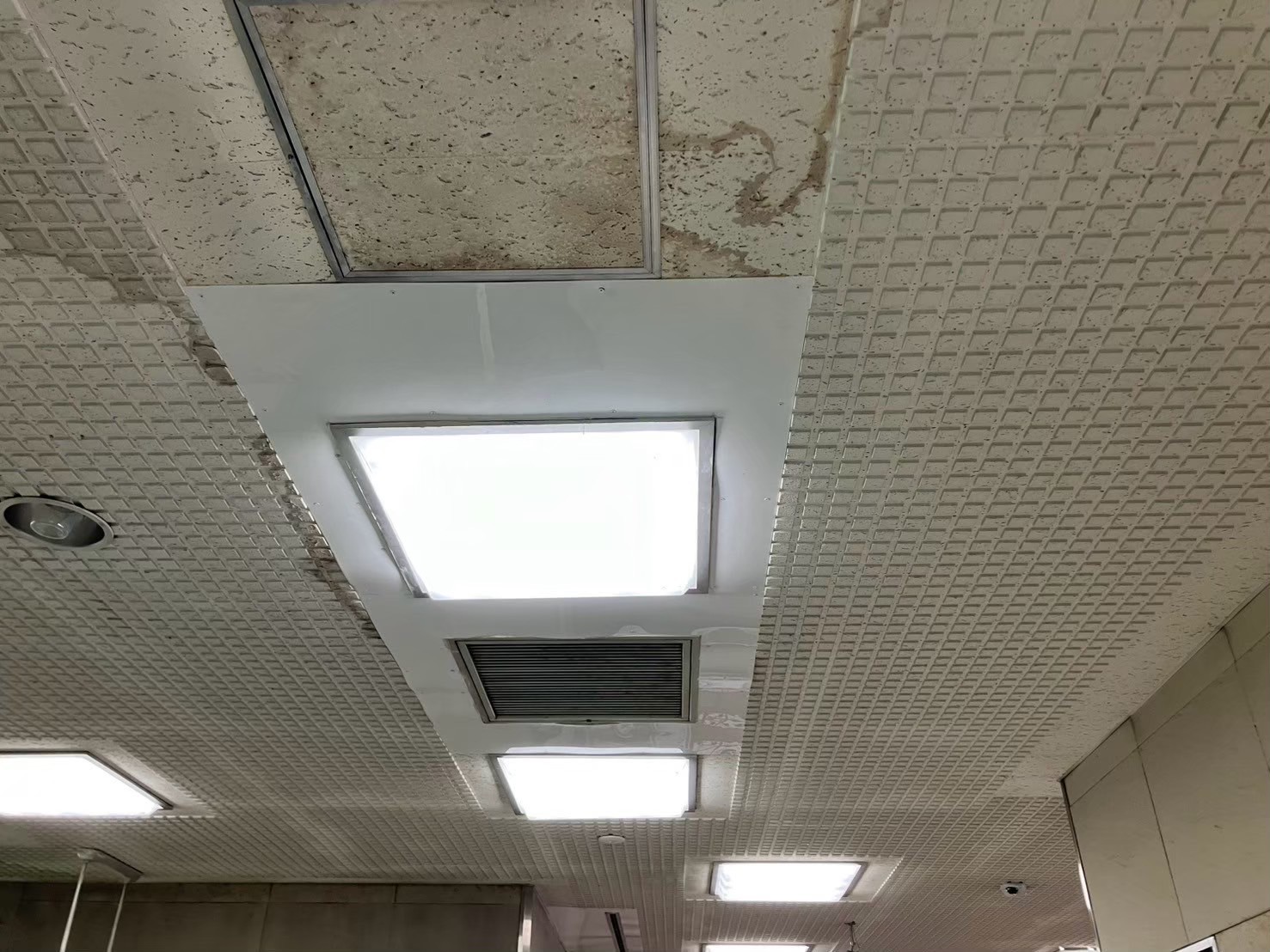 上尾市の外壁塗装・さいたま市の外壁塗装・板橋区の外壁塗装・防水工事・外壁サイディング・屋根カバー工法施工事例【さいたま市・上尾市・板橋区の塗装工事・外装工事専門　ぬりまさ